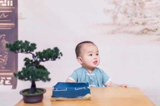 宜春三个月宝宝抬头不稳